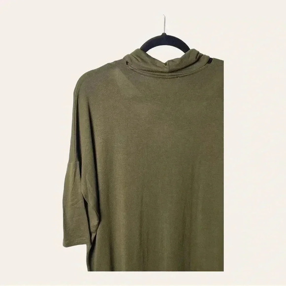 0232.‎ EXPRESS SHORT SLEEVE TOP SIZE LARGE ARMY GREEN IN COLOR UNIQUE NECKLINE - Picture 8 of 9